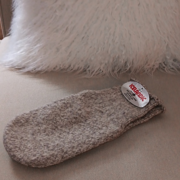 Icelandic wool mitts NWT - Picture 1 of 3